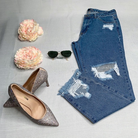 Fashion Nova’ A Girl’s Best Friend Boyfriend Jean - Picture 1 of 8